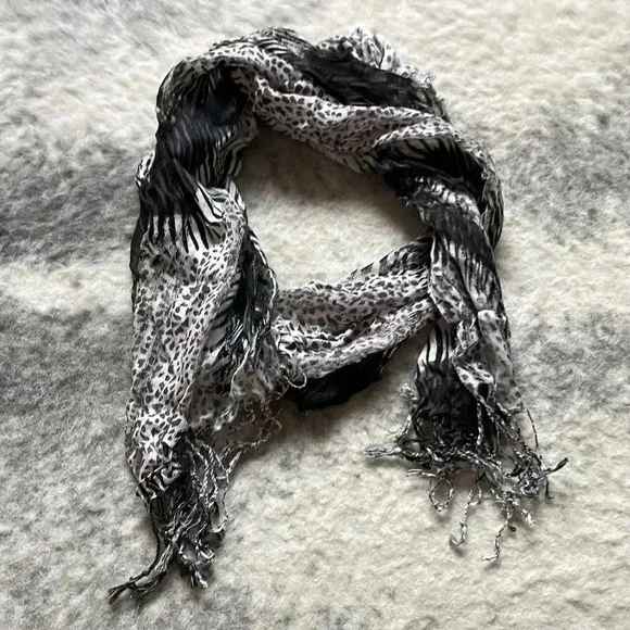 🔥4/$20 Scarf -  FREE with purchase - Picture 4 of 7